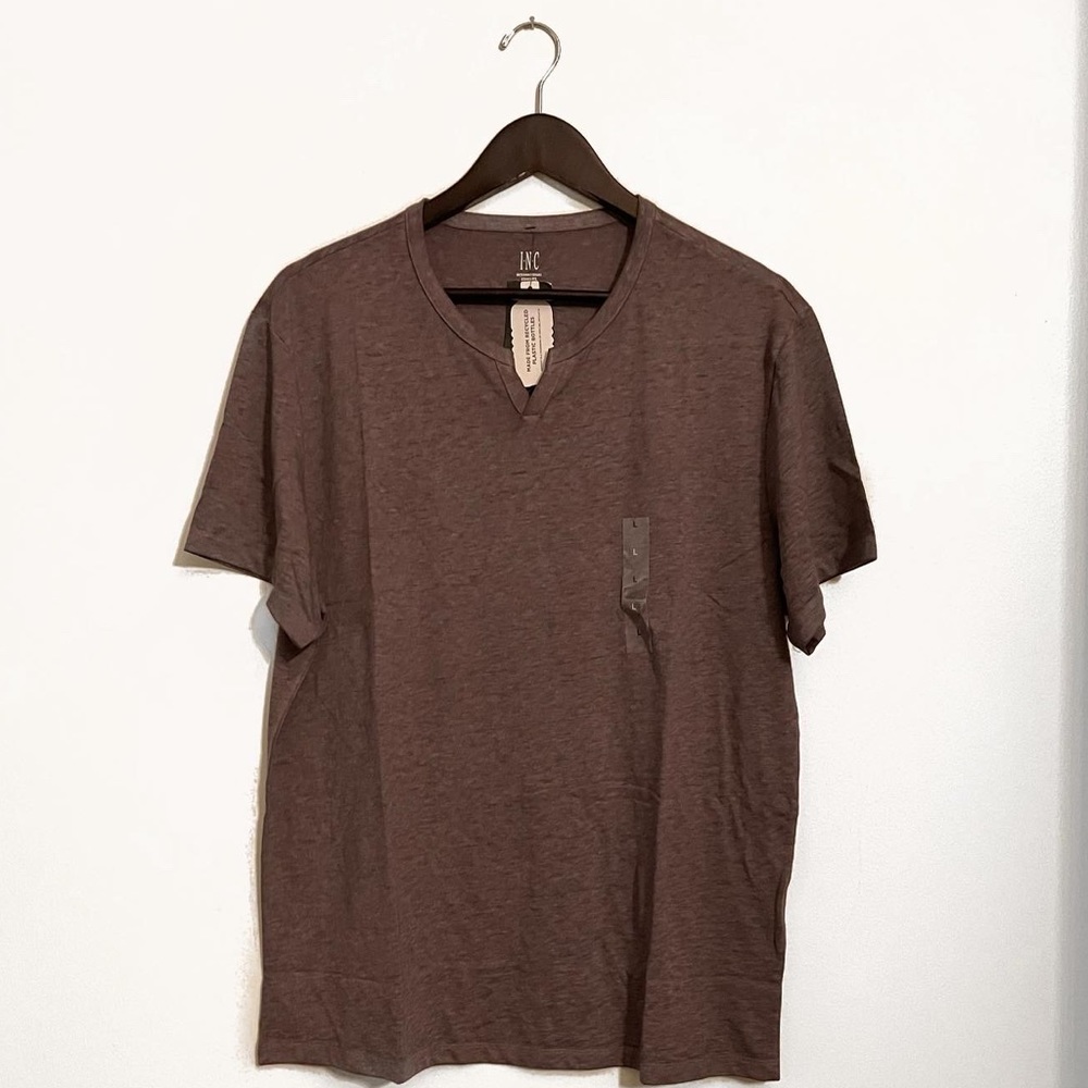 International Concepts Men's Purple V-Neck Short Sleeve Tee in Large NWT